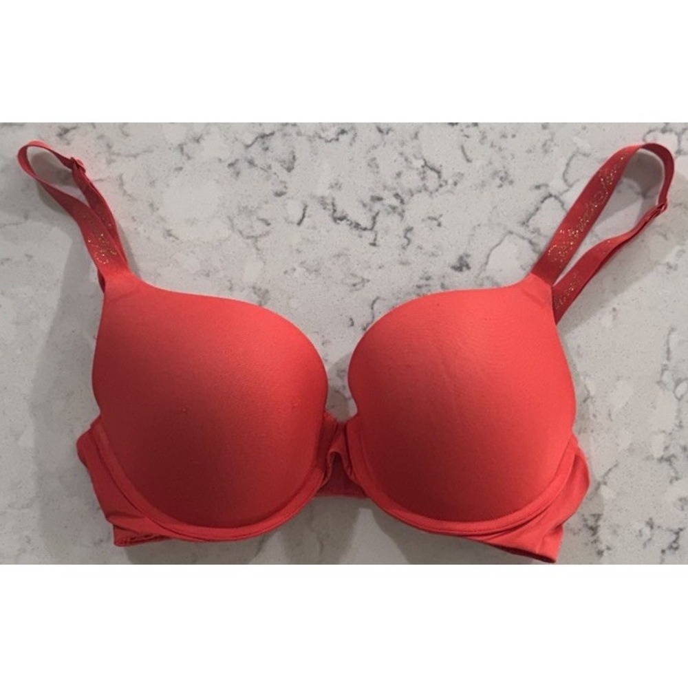 Victoria's Secret T-Shirt Push Up Bra 34C Red Full Coverage Shine Strap